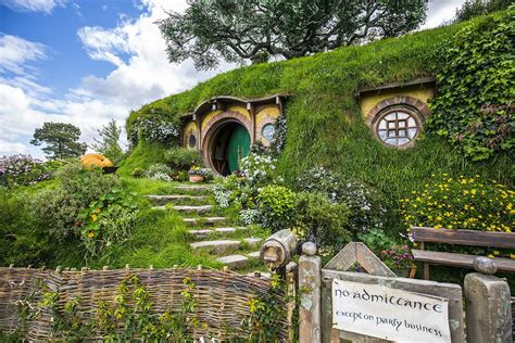 new zealand hobbit village|hobbiton new zealand location.